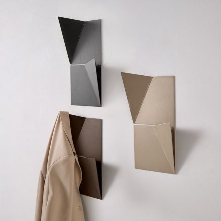 Alisea Three-Color Metal Wall Coat Rack with Slanted Detail Viadurini