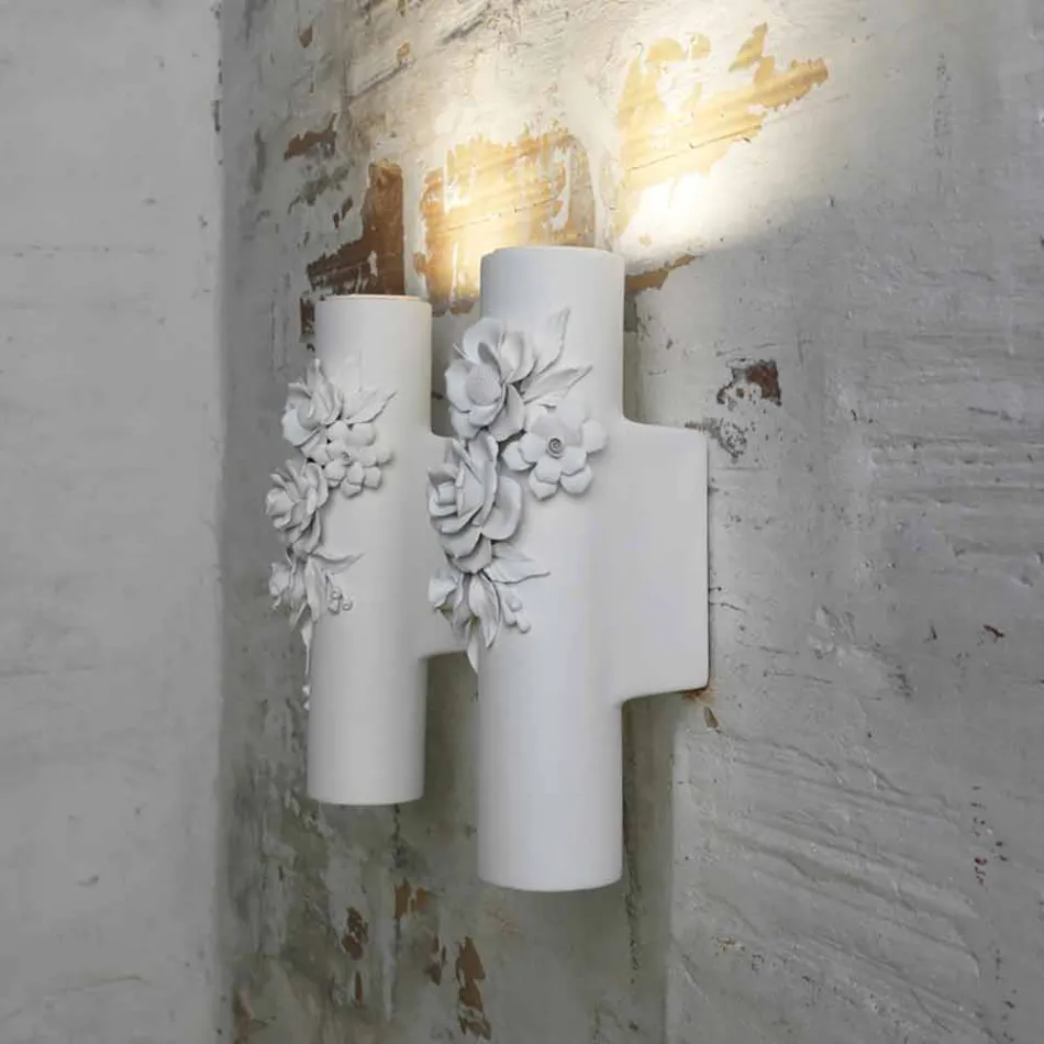 Wall Sconce in Matt White Ceramic with Decorative Flowers - Revolution Viadurini