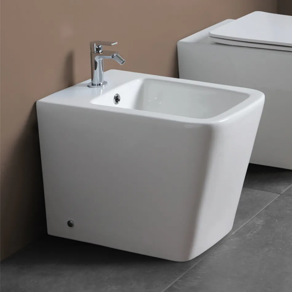 Single-Hole Floor-Mounted Bidet in White Ceramic with an Elegant Modern Design - Giunco Viadurini