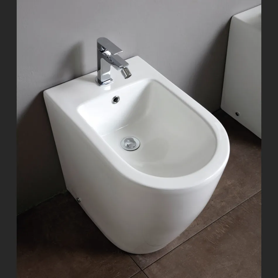 Single-Hole Bidet with Shifted Drain in Ceramic with a Modern Design - Oleandro  Viadurini
