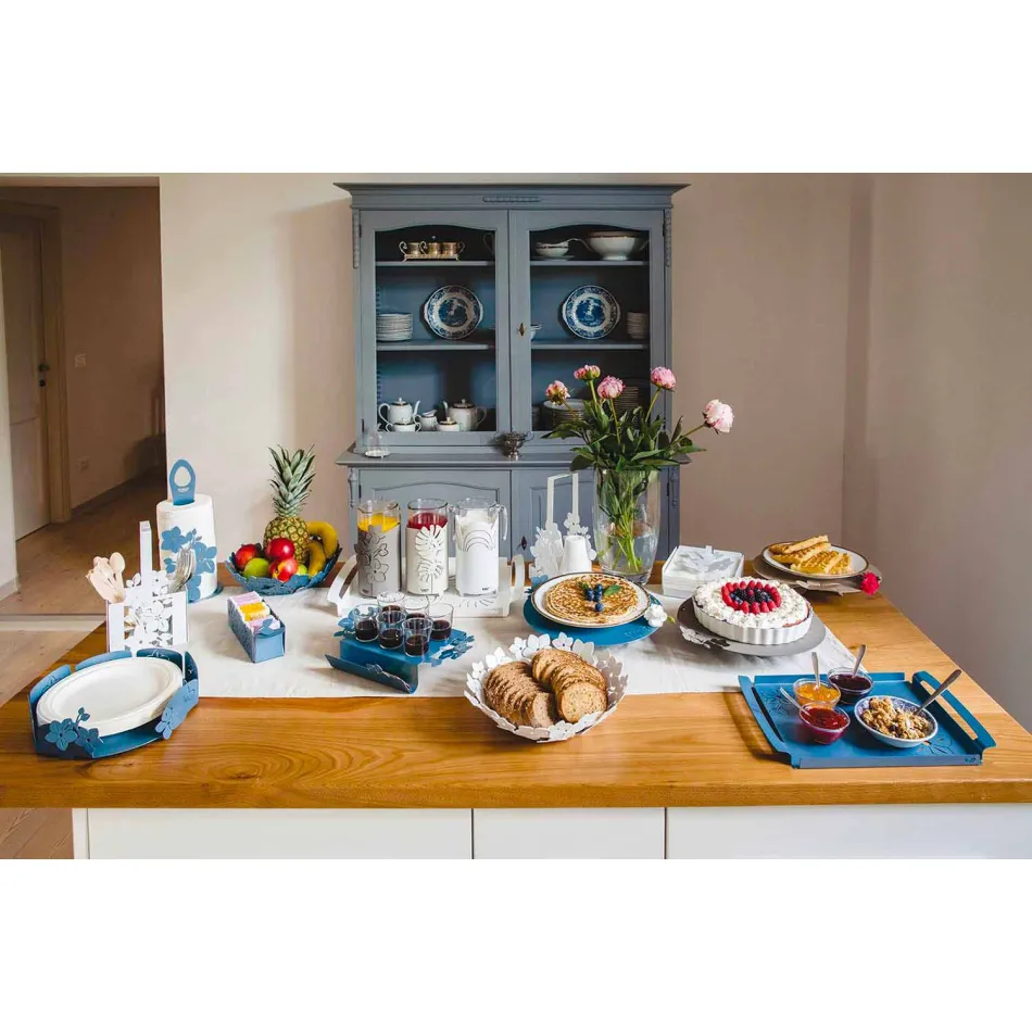 Centerpiece with Flowers in Mud Iron, White or Blue - Marken Viadurini