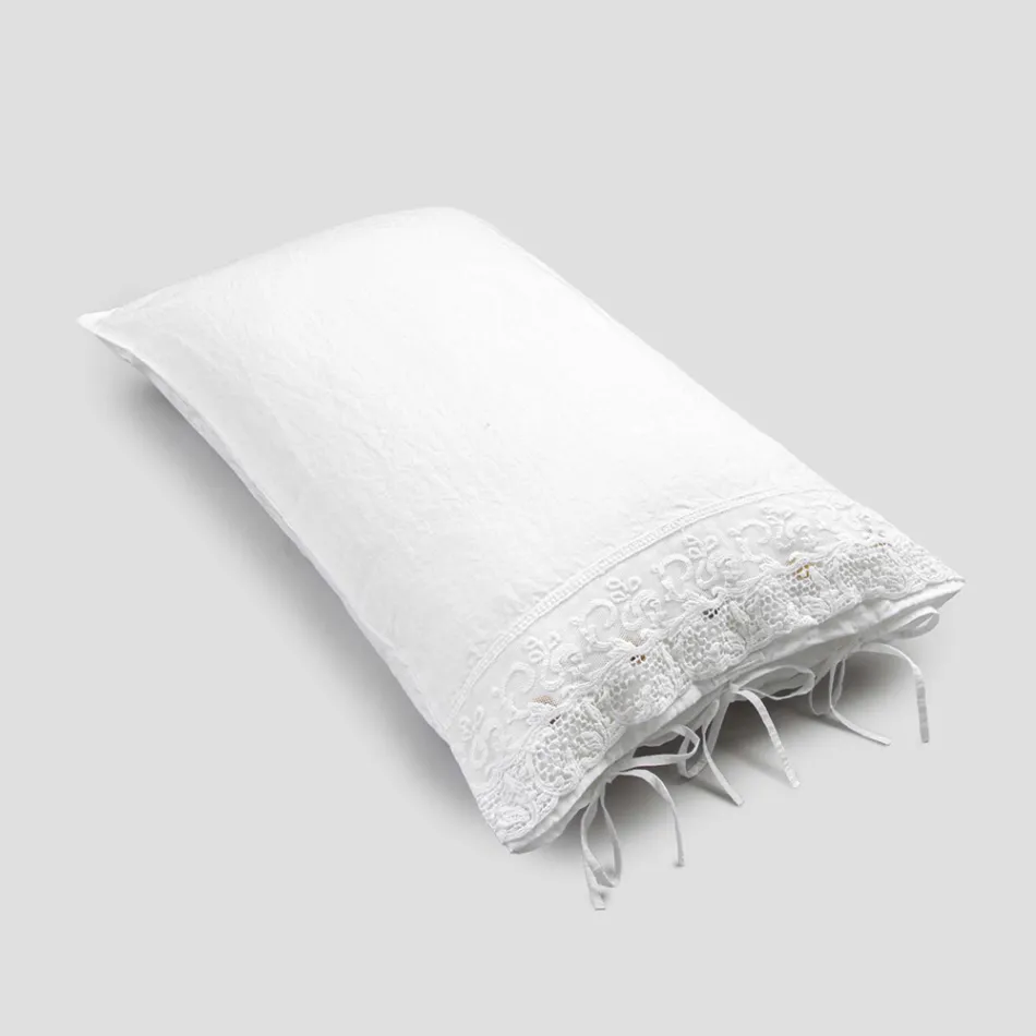 Linen Pillowcase with White Lace for Luxury Design Bed Made in Italy - Kiss Viadurini