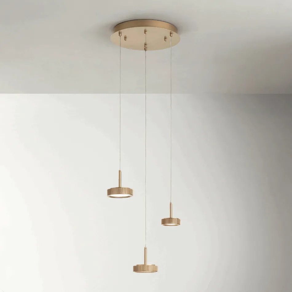 Chandelier with Round Base in Gold Painted Metal and LED Light - Hornbeam Viadurini