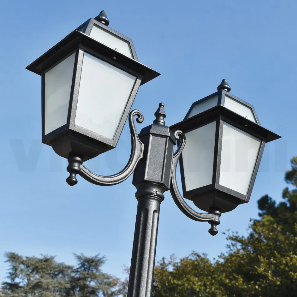 Garden lamppost 238 cm high in Anthracite Aluminum and Sandblasted Glass - Elric Viadurini