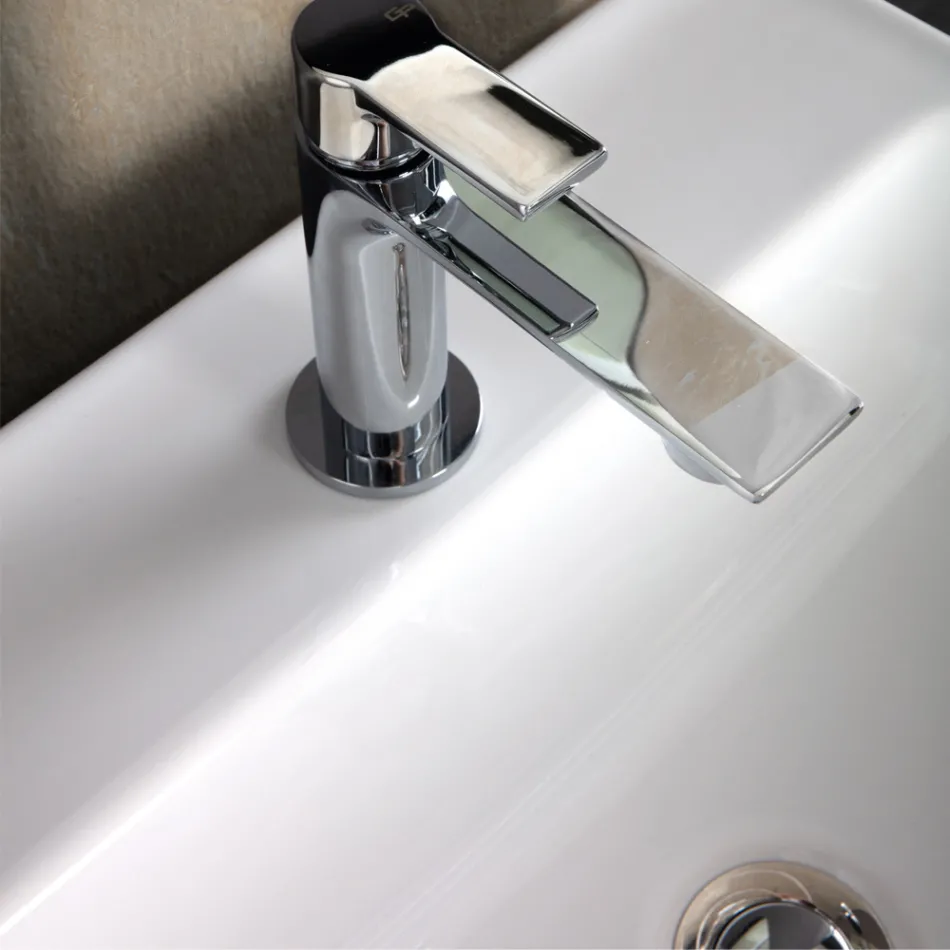 Aster Square Countertop Washbasin in White Ceramic with Tap Hole Viadurini
