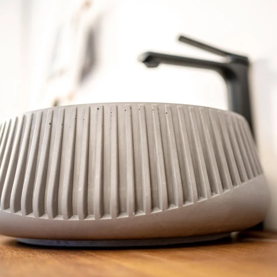 Round Countertop Washbasin Made of Cement and Resin - Ibisco Viadurini