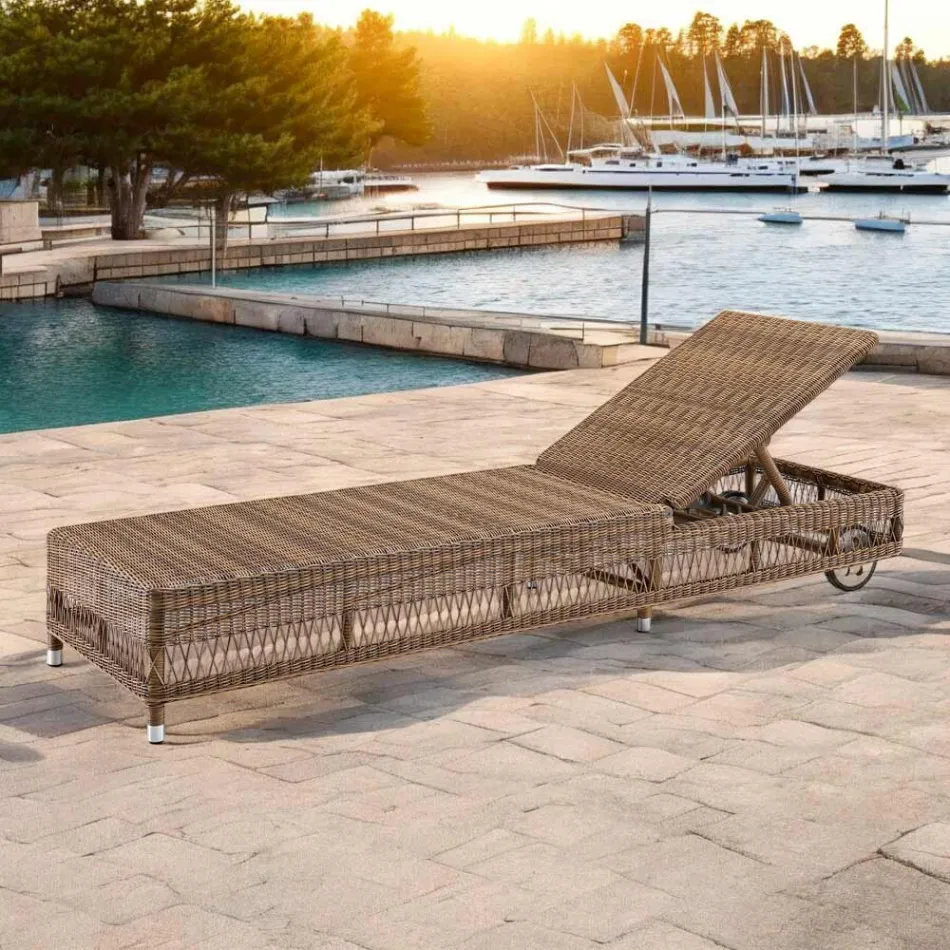 Outdoor Sunbed with Wheels in Hand Woven Polyrattan - Gigi Viadurini