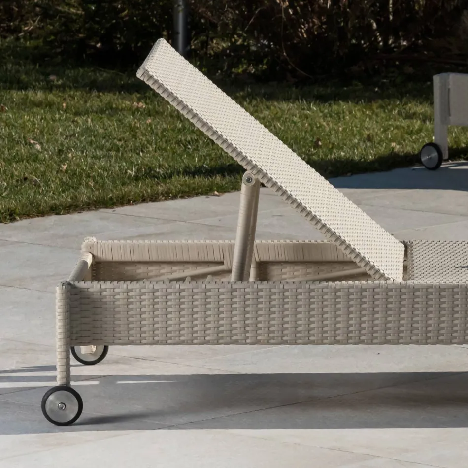 Poly Rattan Garden Lounger with Wheels - Sunbathe Viadurini