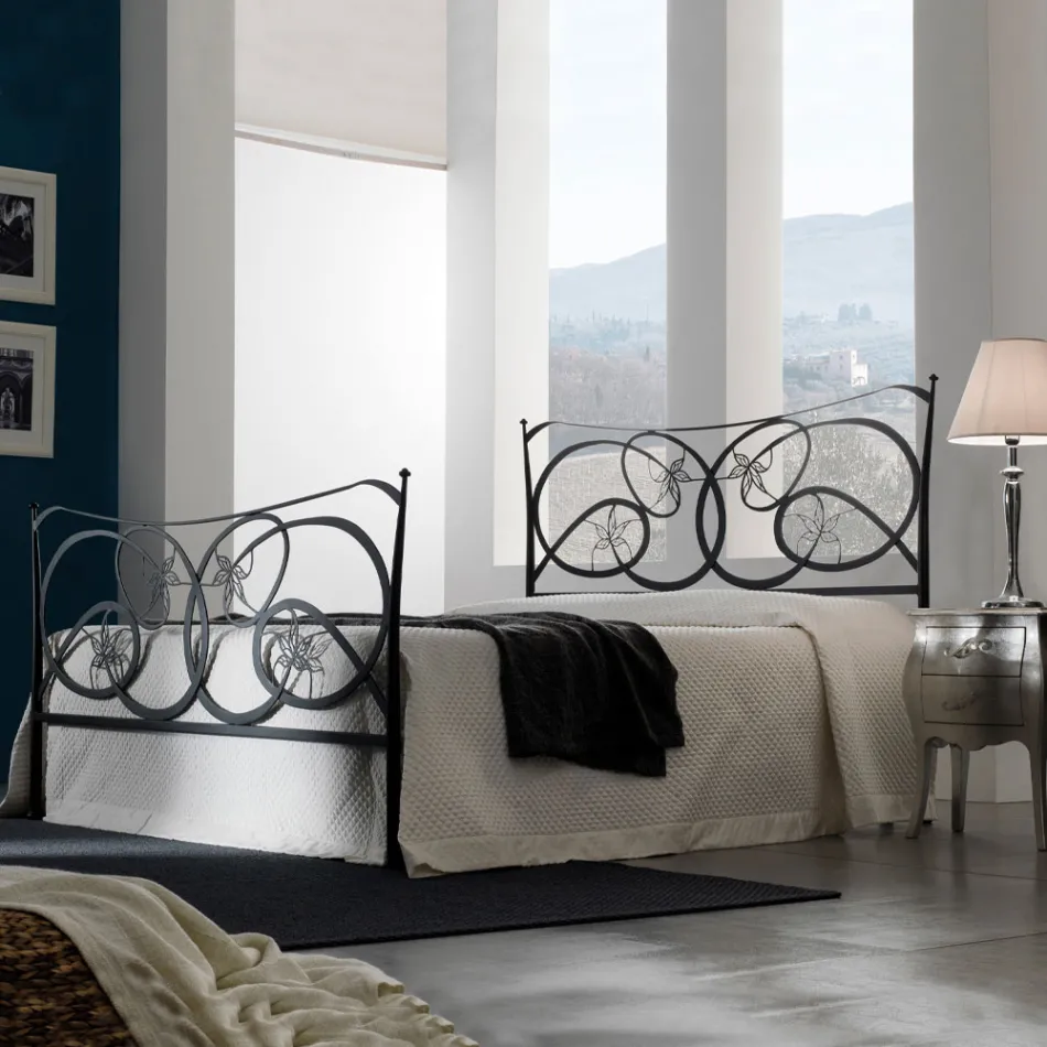 Double bed with footboard in different finishes Made in Italy - Natural Viadurini