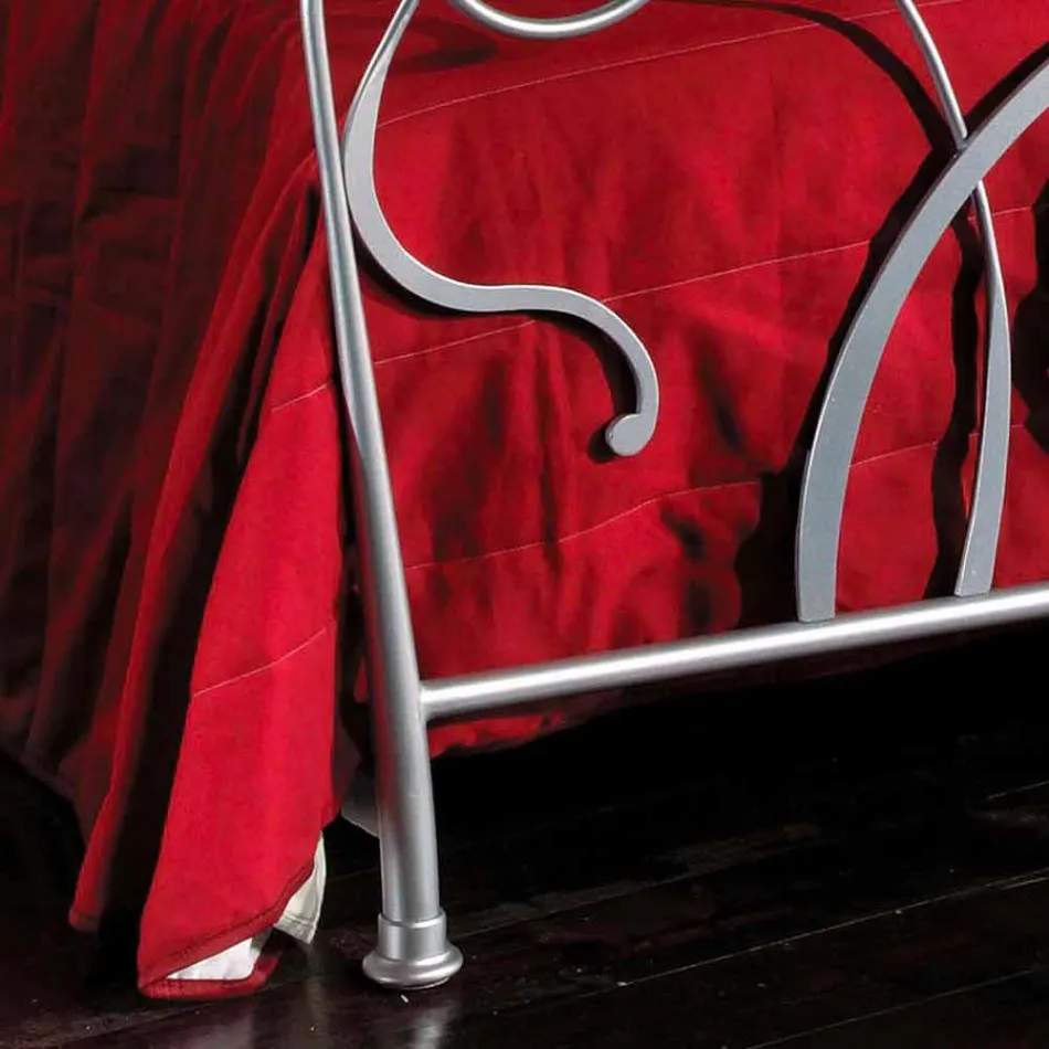 Double bed in iron craft with tapered legs Zoe Viadurini