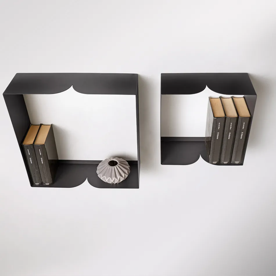 Metal Shelf in Two Sizes and Three Colors with Curved Details - Thalia Viadurini