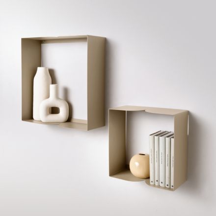 Metal Shelf in Two Sizes and Three Colors with Curved Details - Thalia Viadurini