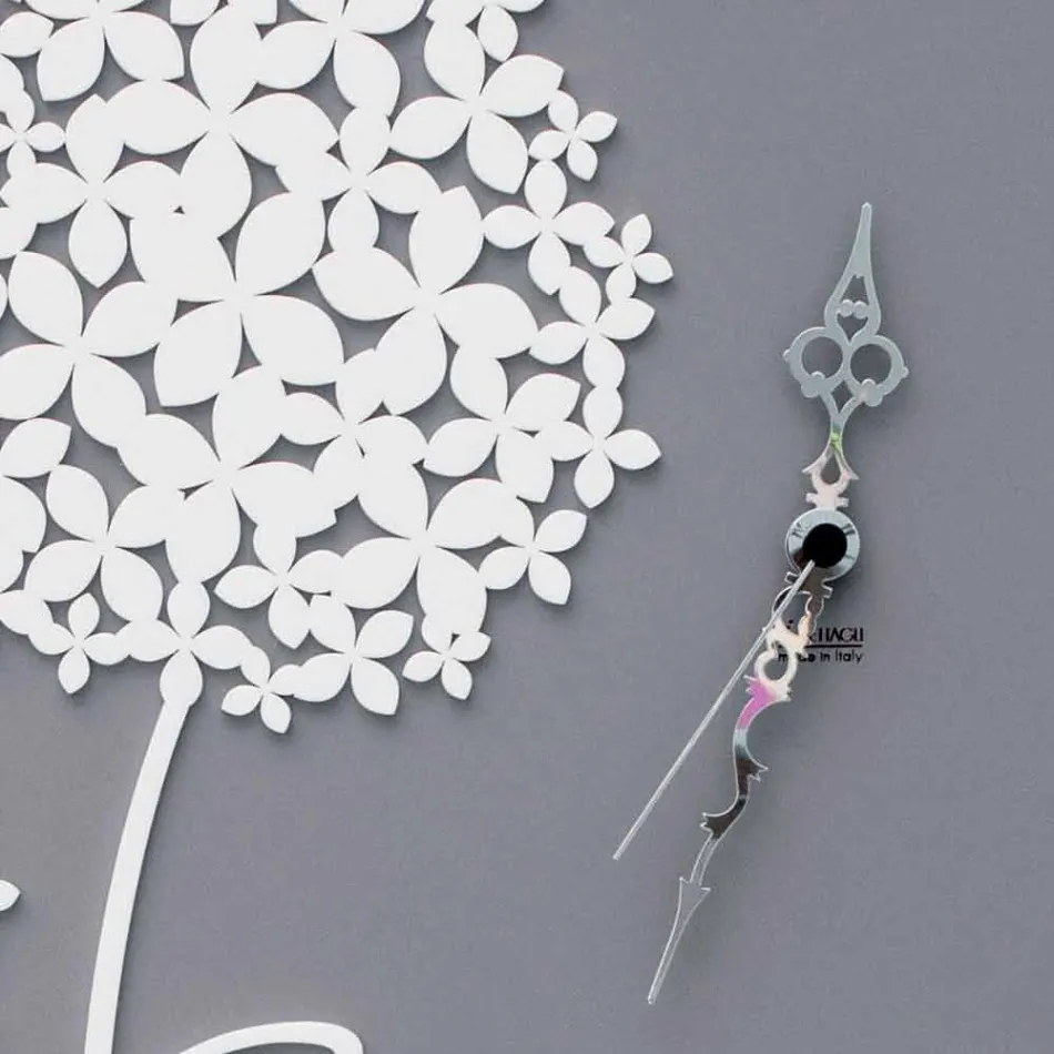 Modern Design Round Decorated Gray Wood Wall Clock - Shower Head Viadurini