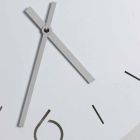 Classic Design White Wall Clock in Round Wood - Settimio Viadurini
