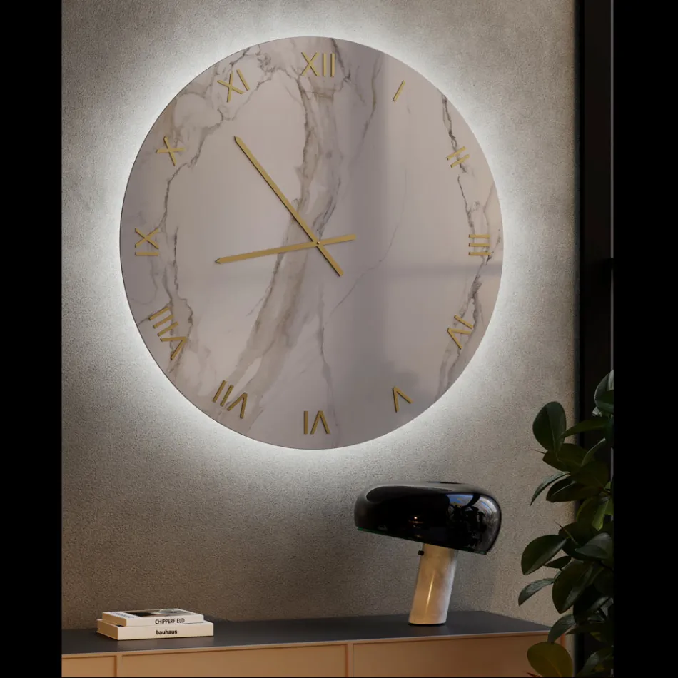 Calacatta Marble Effect Glass Wall Clock with Brass Hands - Axis Viadurini