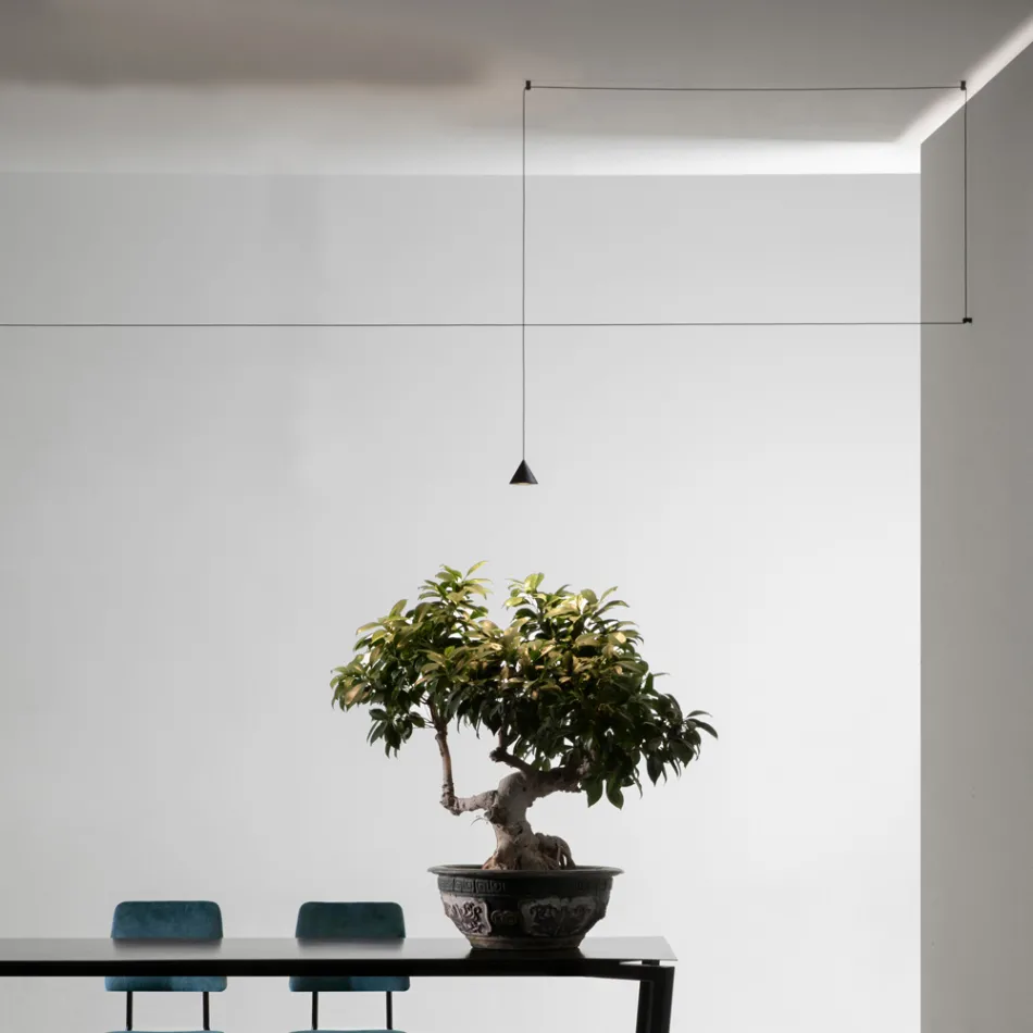 Wire Floor Lamp in Black Aluminum and Small Cone Minimal Design - Mercado Viadurini