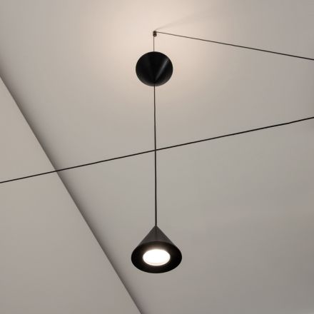 Floor Lamp in Black Aluminum and Double Cone Minimal Design - Mercado Viadurini