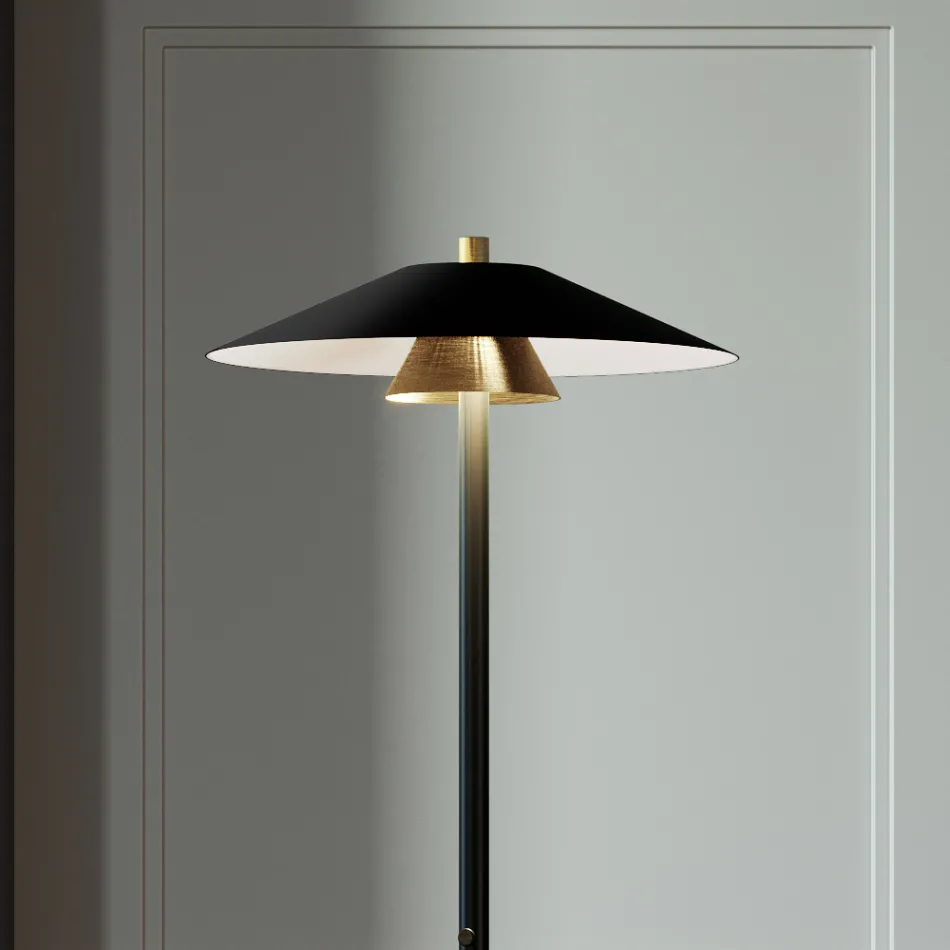 Metal Floor Lamp with Various Finishes Made in Italy - Mira Viadurini