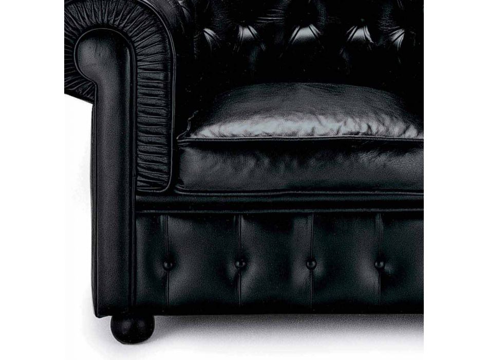 Classic Armchair Covered in Leather with Wooden Feet Made in Italy - Idra