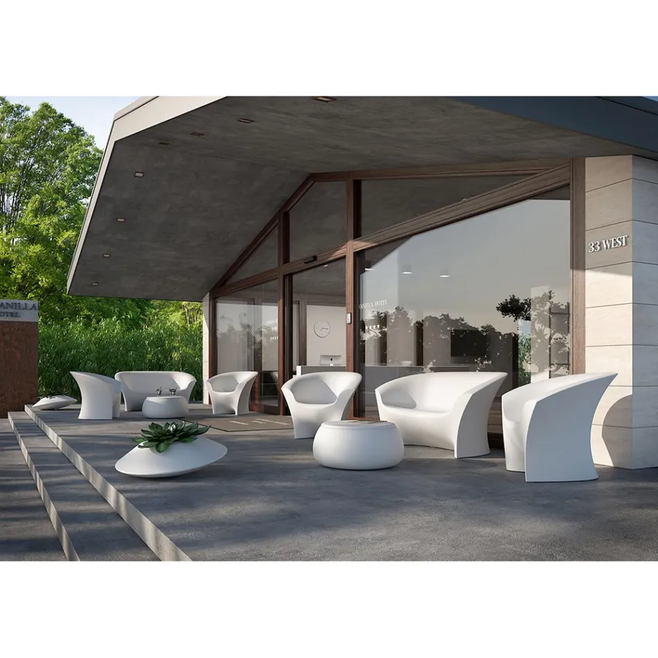 Outdoor Design Armchair in Matt or Lacquered Polyethylene Made in Italy - Conda Viadurini