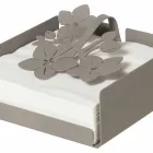 Modern Low Floral Napkin Holder in Iron Blue, White or Mud - Marken Viadurini