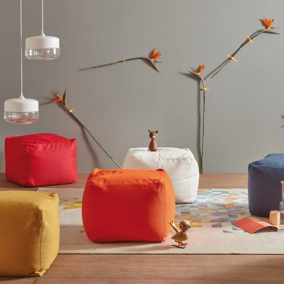Soft Square Pouf for Indoor and Outdoor use in Various Colors Fabric - Naemi Viadurini