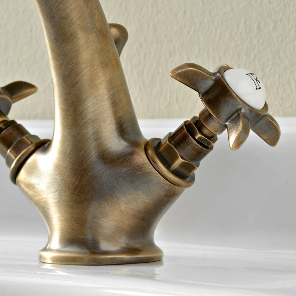 Classic Single Hole Sink Tap in Brass and Butterfly Handles - Miriano Viadurini