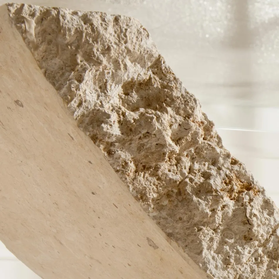 Fossil Stone Coffee Table with Transparent Glass Top - Kansas Viadurini