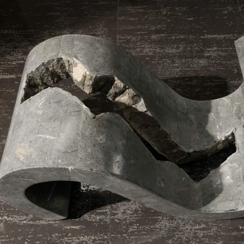 Tempered Glass Coffee Table with Fossil Stone Base - Jordan Viadurini