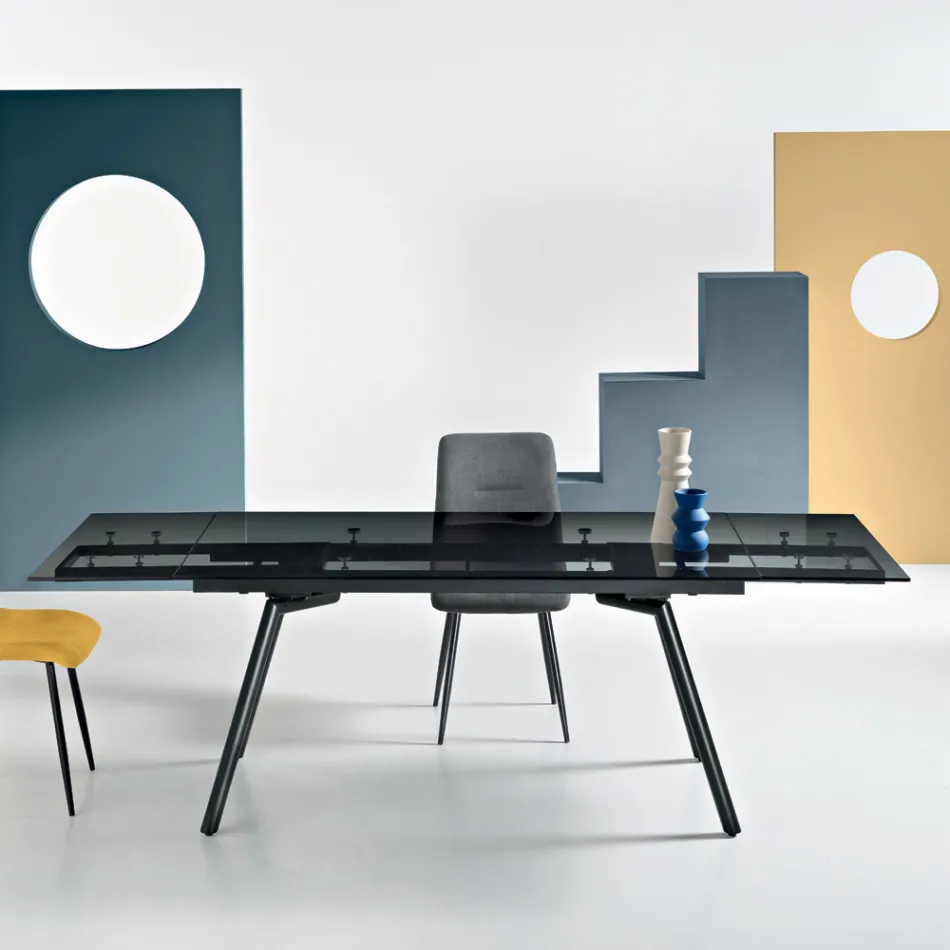 Extendable Table 160/240x91 cm in Smoked Glass and Black Metal Base - Column Viadurini