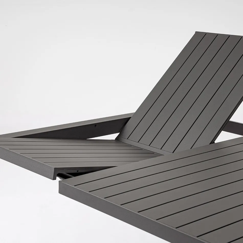 Extendable Table to 149 cm in Powder Coated Aluminum - Need Viadurini