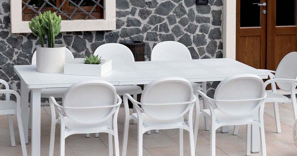 Extendable table to 220 cm in polypropylene and aluminium