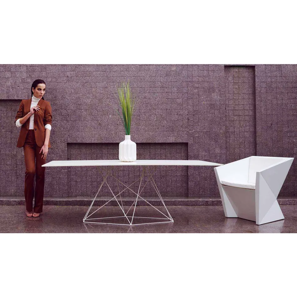 Modern garden table in polypropylene and stainless steel Faz Vondom Viadurini