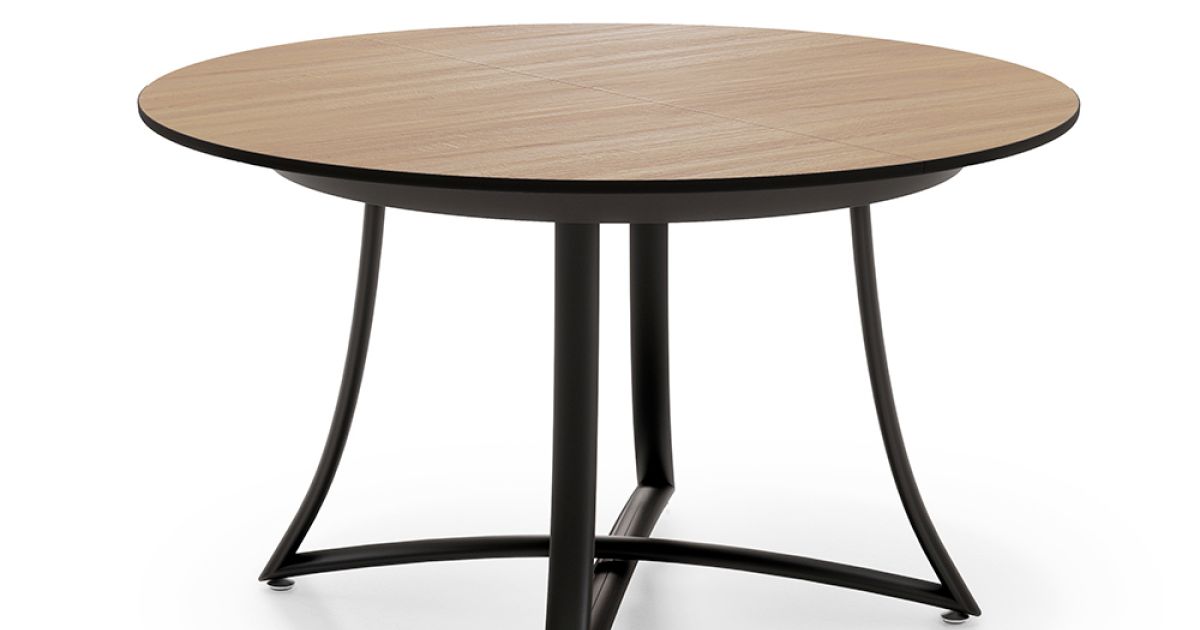 Extendable table with MDF top covered in laminate