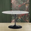 Tulip Eero Saarinen H 73 Table with Round Top in Carrara Statuarietto Marble - Scarlet