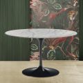 Eero Saarinen Tulip Table H 74 with Round Top in Carrara Statuarietto Marble - Scarlet