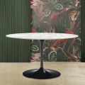 Tulip Saarinen H 73 Table with Oval Top in Carrara Marble Made in Italy - Scarlet
