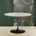 Tulip Saarinen H 73 Table with Arabesque Marble Round Top Made in Italy - Scarlet