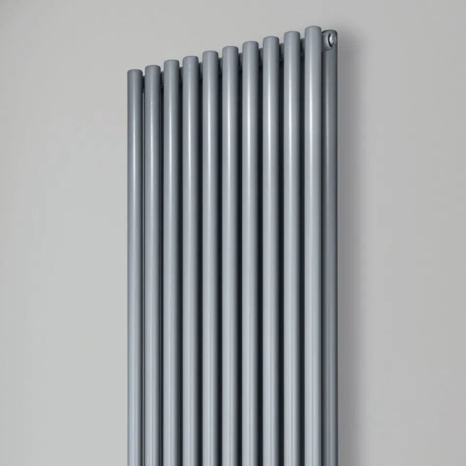 Hydraulic radiator with horizontal collectors and vertical pipes - Colomba Viadurini