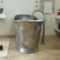 Freestanding copper bathtub with Julia vintage white iron finish