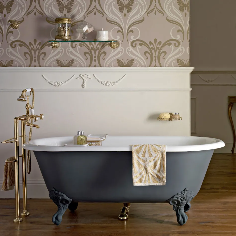 Vintage Freestanding Bathtub with Cast Iron Feet, Made in Italy - Naima Viadurini