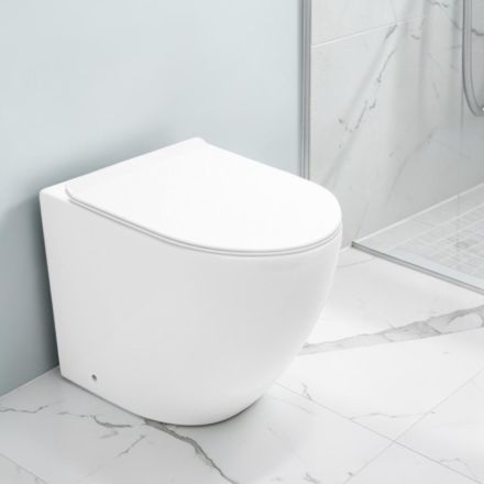 Aralia White Ceramic Floor-Mounted Cyclonic Toilet with Soft-Close Seat Viadurini