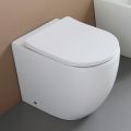Floor-mounted toilet with soft-close seat in white ceramic - Elm