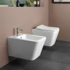 Wall-hung toilet with soft-close ceramic seat in a modern design - Giunco Viadurini