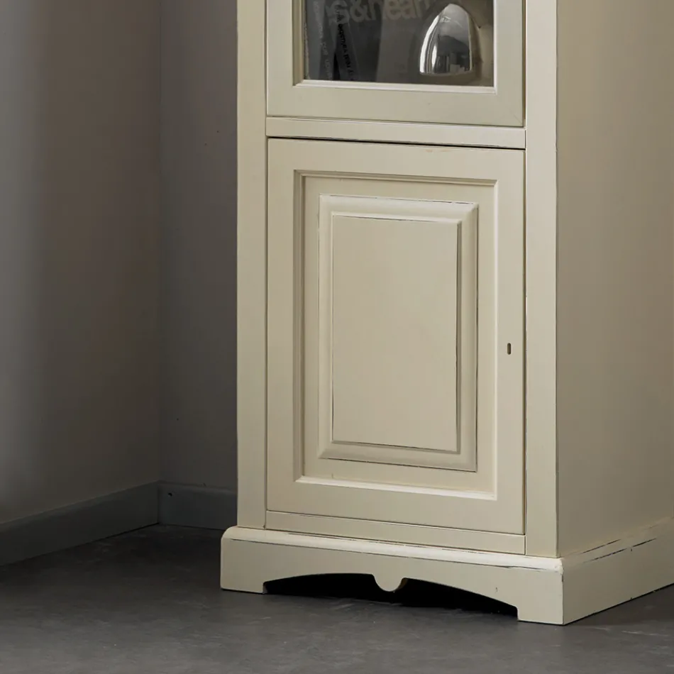 Wooden display cabinet with patinated ivory finish. Made in Italy - Fosta Viadurini